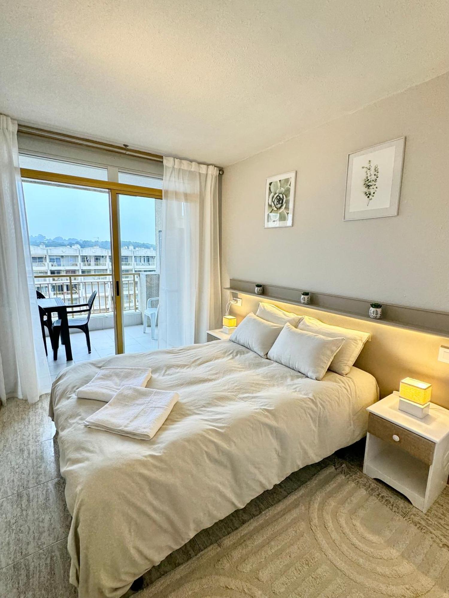 Apartamento Completo Junto A La Playa Салоу Екстериор снимка