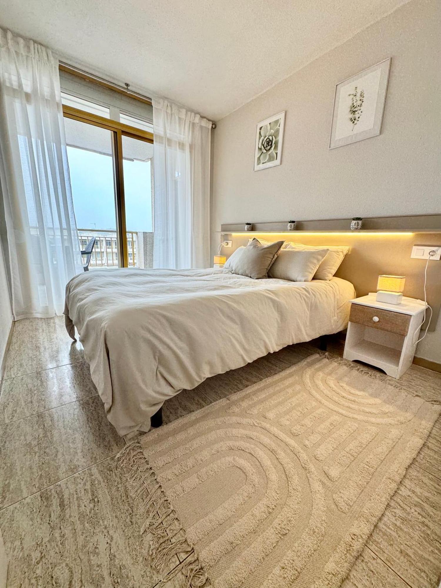 Apartamento Completo Junto A La Playa Салоу Екстериор снимка