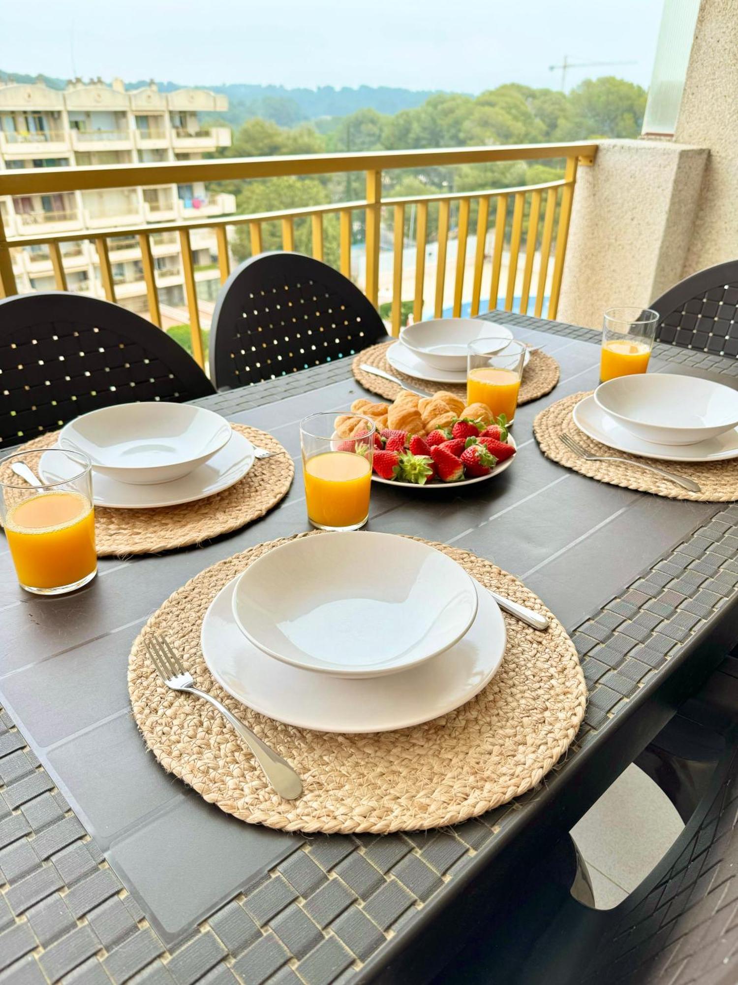 Apartamento Completo Junto A La Playa Салоу Екстериор снимка