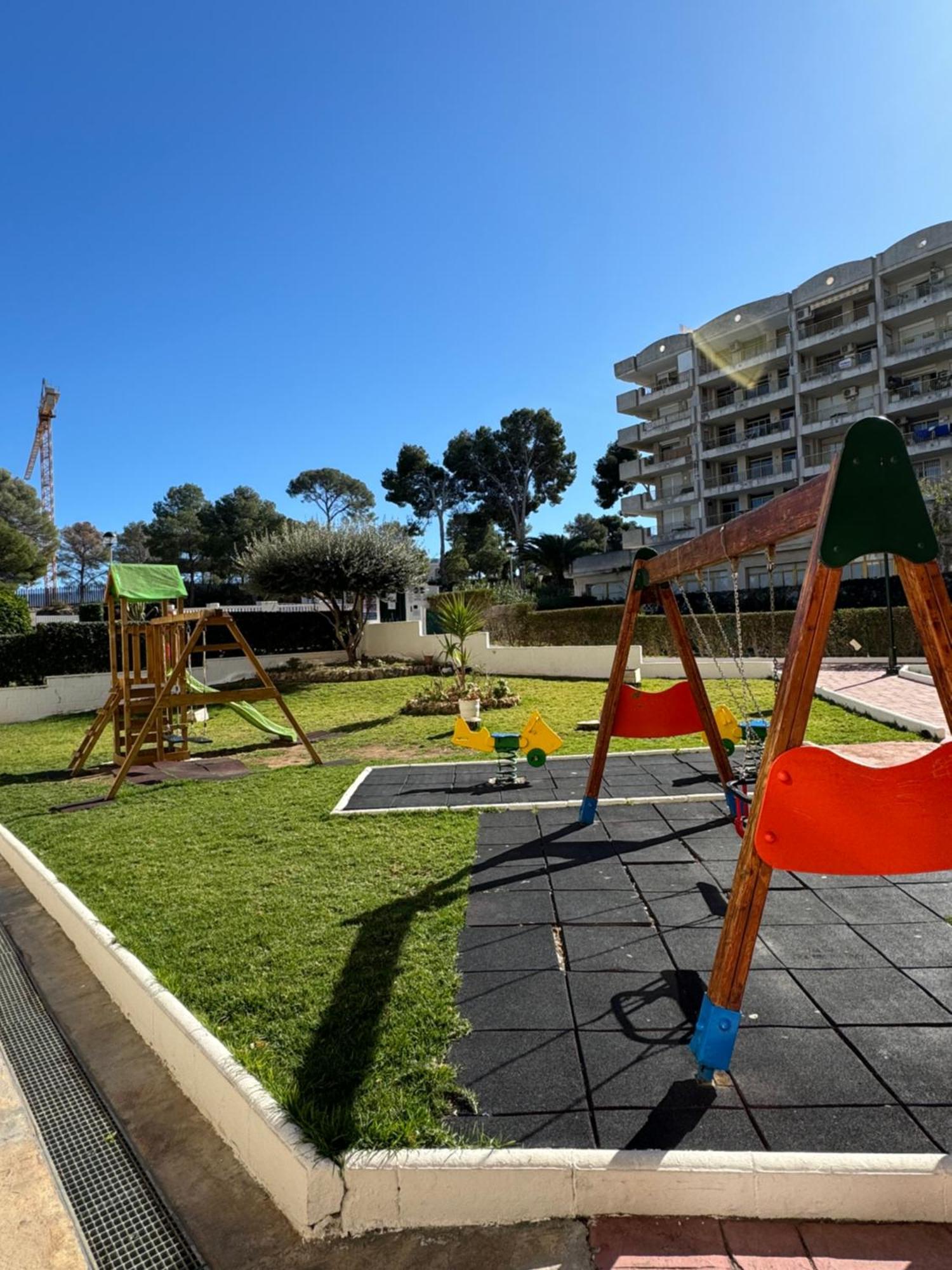 Apartamento Completo Junto A La Playa Салоу Екстериор снимка
